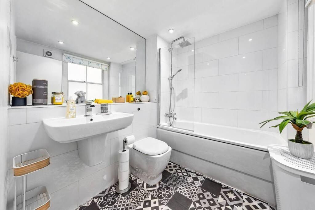 3 Bedroom Apartment In Haymarket Central London Sleep 10 Hy2 Екстер'єр фото